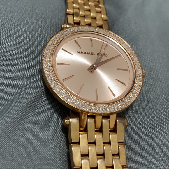Michael Kors Darci Pavé Rose Gold Watch - Picture 7 of 7